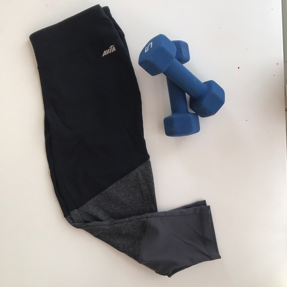 Women’s AVIA workout capris!!!